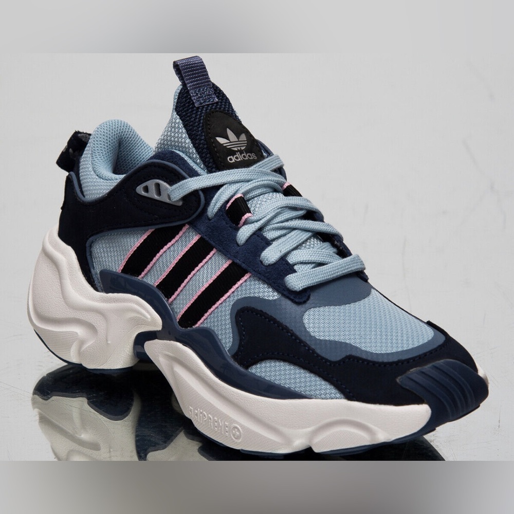 Adidas Originals Women's Magmur Runner Grey/Black/Blue size US5/UK3.5/36
